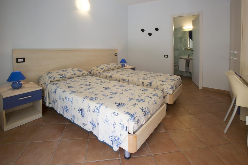 Hotel Vila Bahia Numana Room photo