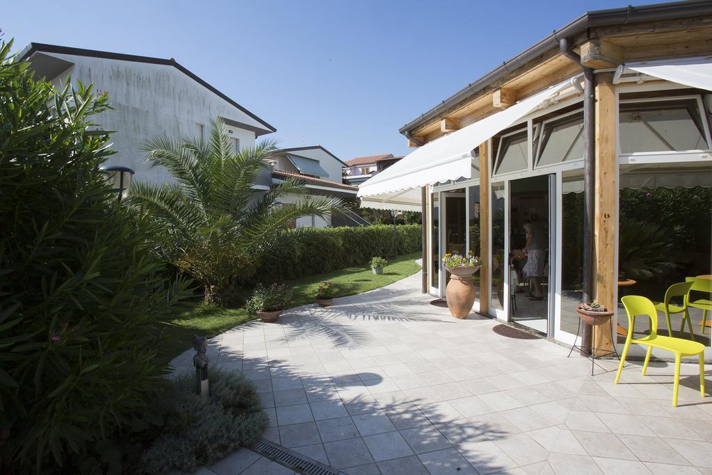 Hotel Vila Bahia Numana Exterior photo